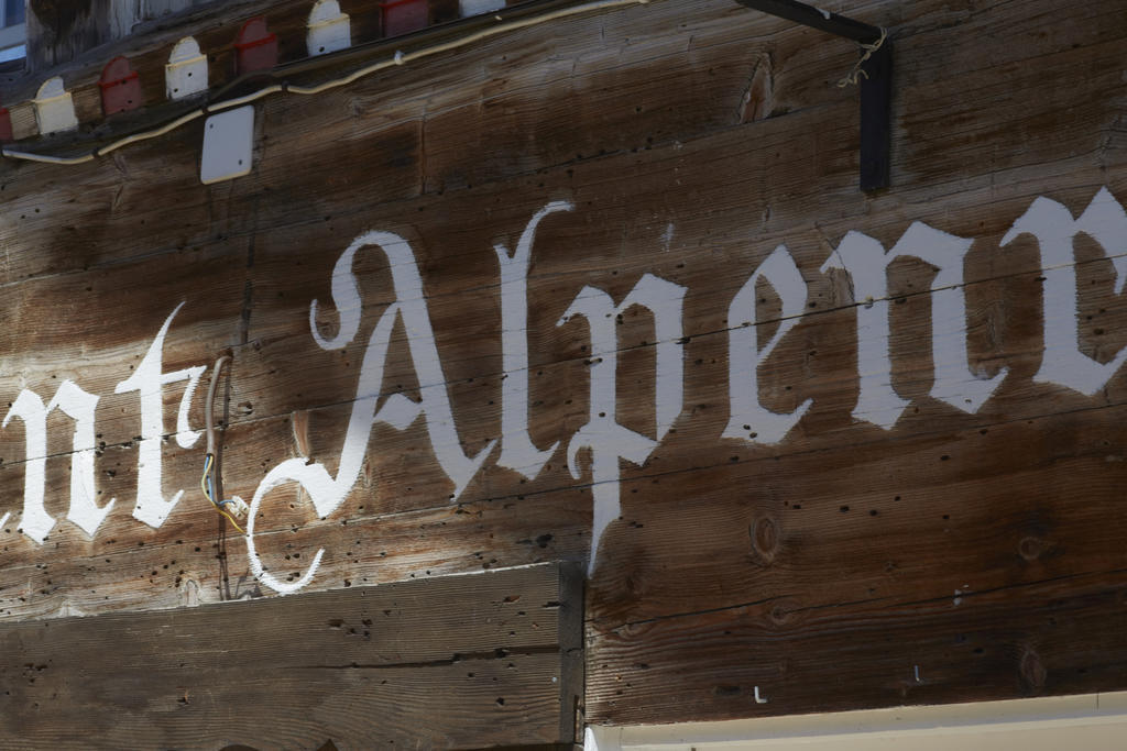 Alpenrose Gadmen - Gasthaus エクステリア 写真